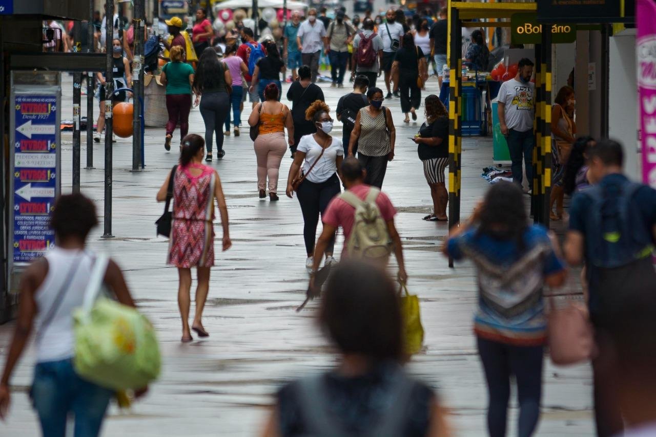 Maior aglomera&ccedil;&atilde;o de pessoas foi identificada em grandes redes de lojas nesta ter&ccedil;a-feira
