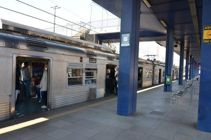 Diante da suspens&atilde;o de atividades no per&iacute;odo noturno determinada pelo Governo do Estado, a Trensurb passa a fechar as esta&ccedil;&otilde;es &agrave;s 22h