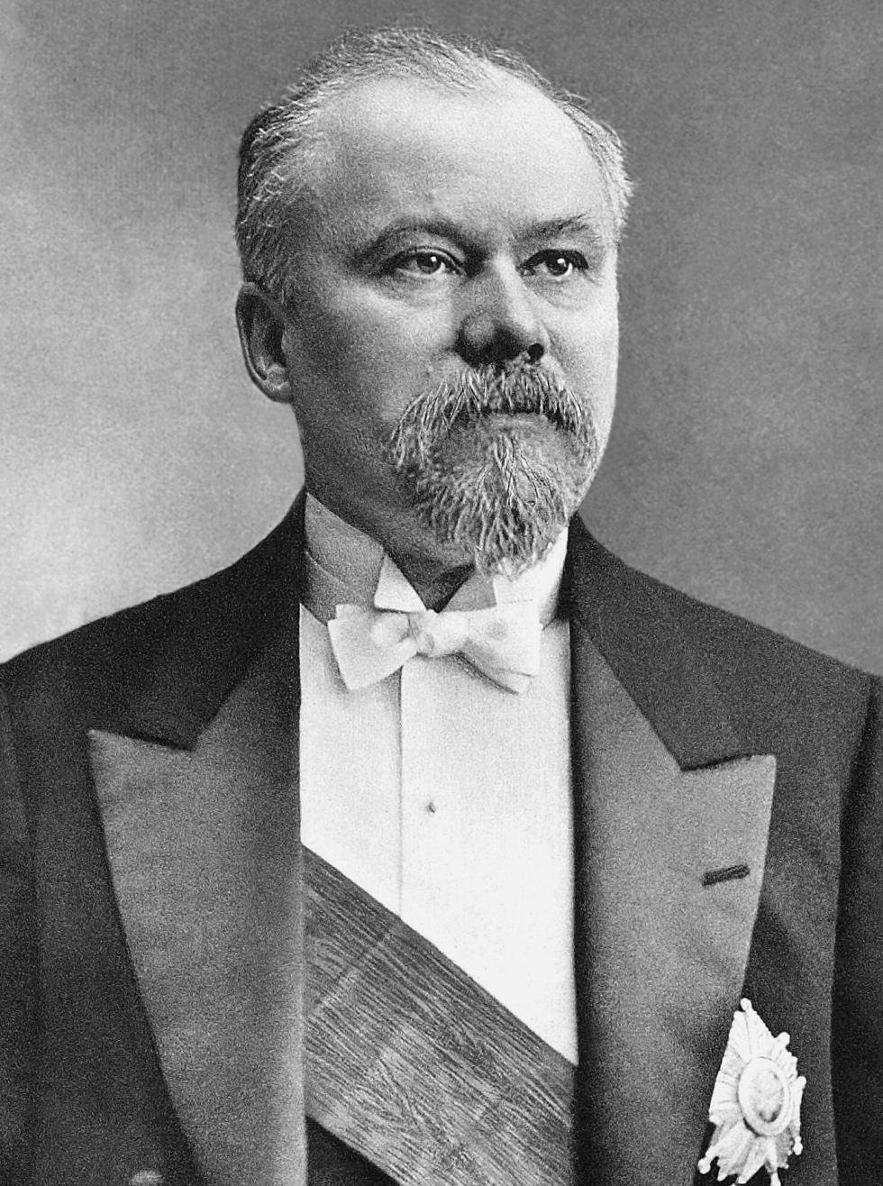 Raymond Poincar&eacute;, ex-presidente da Fran&ccedil;a.