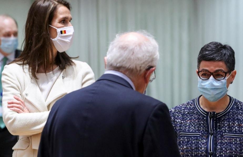 Arancha Gonz&aacute;lez (&agrave; direita) considerou generoso o gesto da Col&ocirc;mbia
