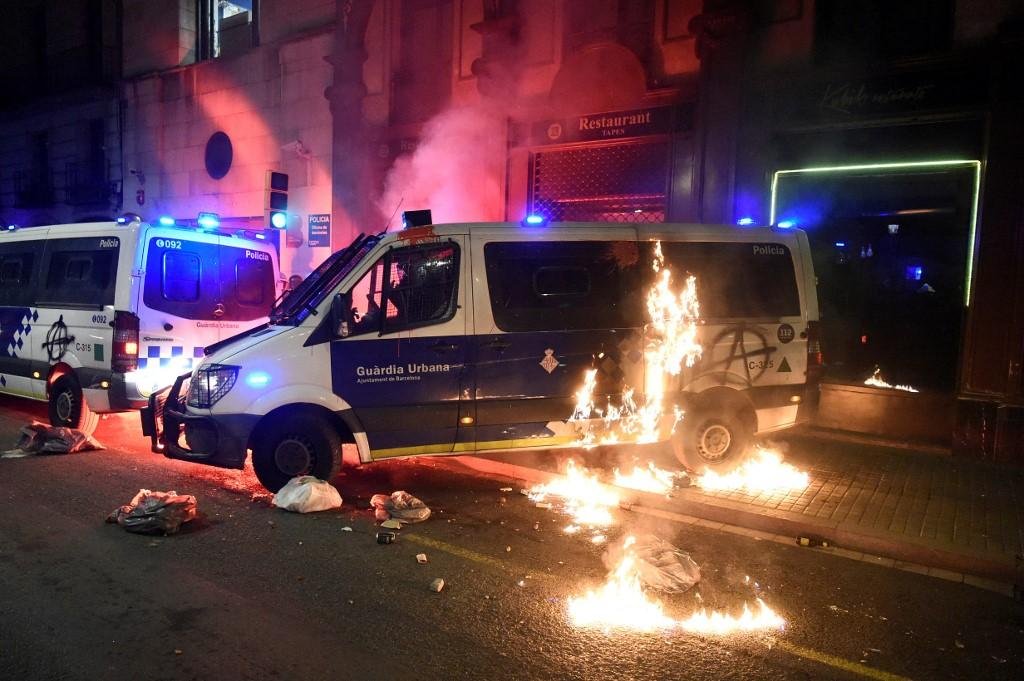 O protesto foi um dos mais violentos desde a deten&ccedil;&atilde;o de Pablo Has&eacute;l em 16 de fevereiro
