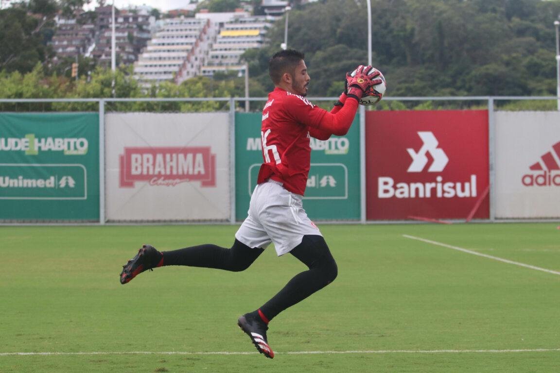 Goleiro Daniel se destacou contra o Juventude