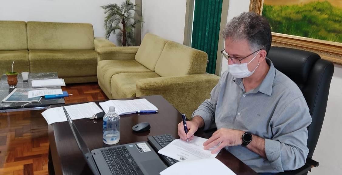&ldquo;Nossa meta &eacute; comprar as vacinas imediatamente", disse prefeito Evandro Massing