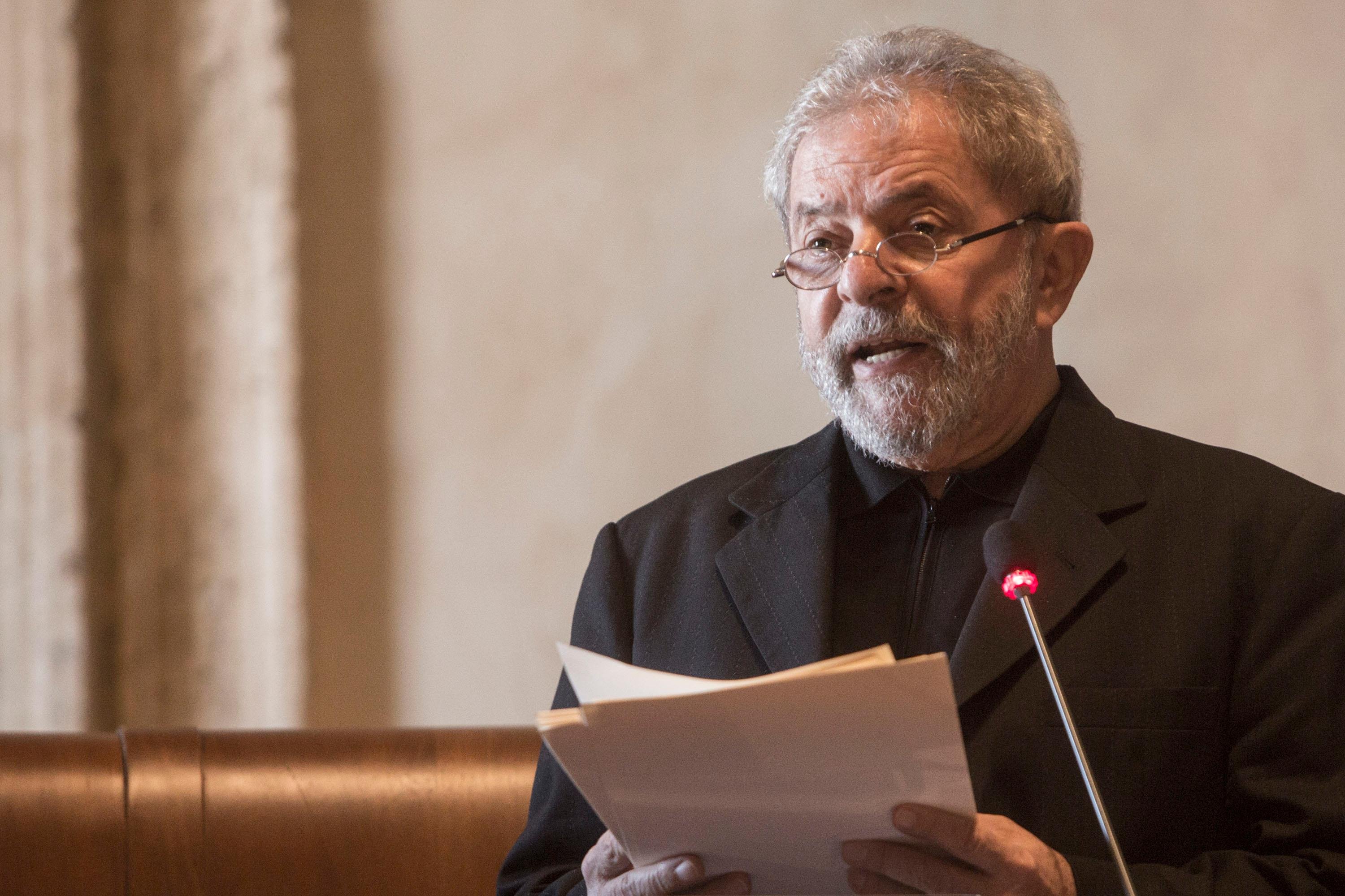 Com decis&atilde;o, Lula tornou-se eleg&iacute;vel
