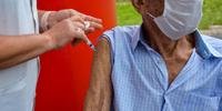 Idosos com 78 anos poderão se vacinar nesta quarta em Porto Alegre