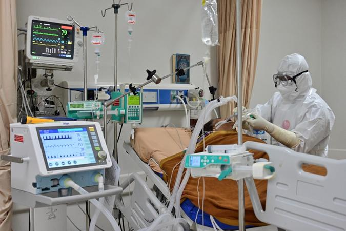 Brasil &eacute; o segundo pa&iacute;s mais afetado com a pandemia, atr&aacute;s apenas dos Estados Unidos