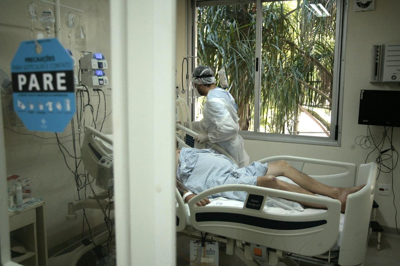 No fim da tarde de hoje, a rede hospitalar tinha 105,5% de sua estrutura ocupada