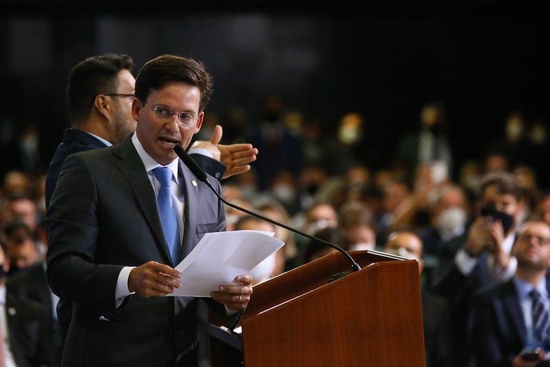 Ministro tranquilizou as categorias que est&atilde;o preocupadas com perdas salariais