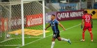 Com direito a hat trick de Diego Souza, Grêmio venceu o Ayacucho por 6 a 1 e encaminhou vaga na próxima fase da competição