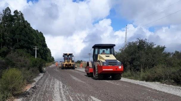 Ser&atilde;o 11 km de asfalto renovado no acesso a Pedras Altas