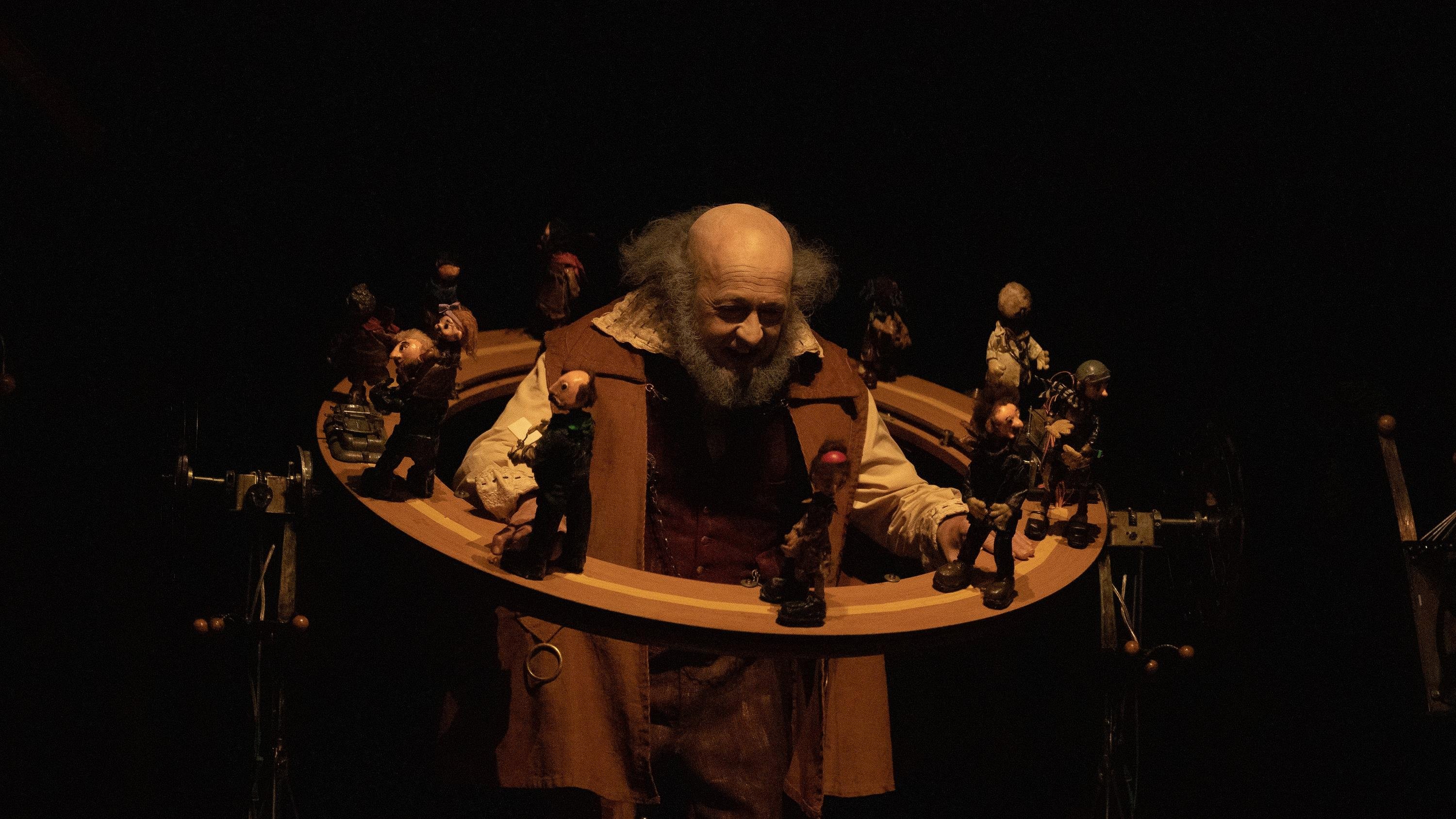 Luciano Wieser explora artesania e tecnologia em seu novo espet&aacute;culo