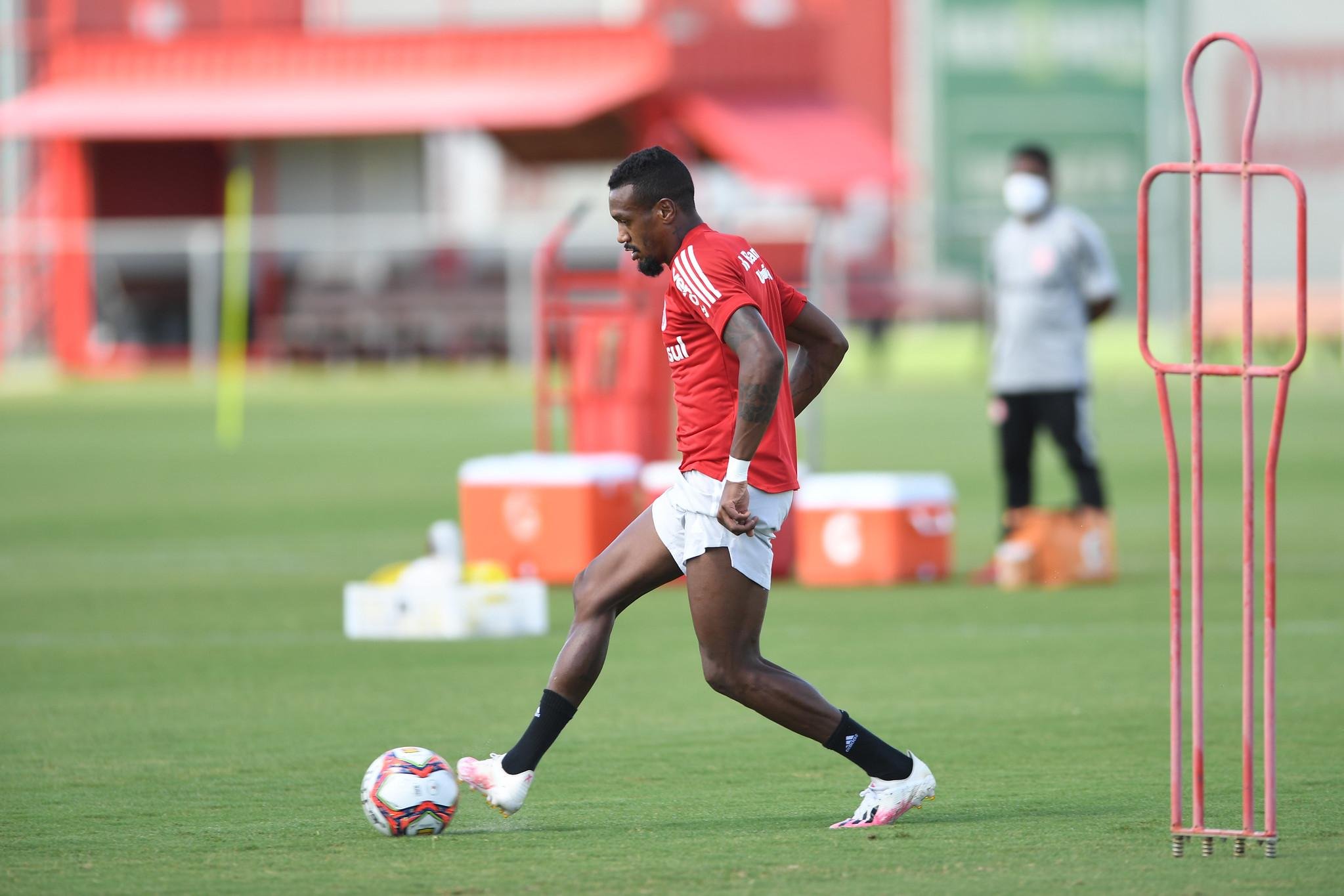 Edenilson falou sobre frustra&ccedil;&atilde;o no vice-campeonato brasileiro do Inter
