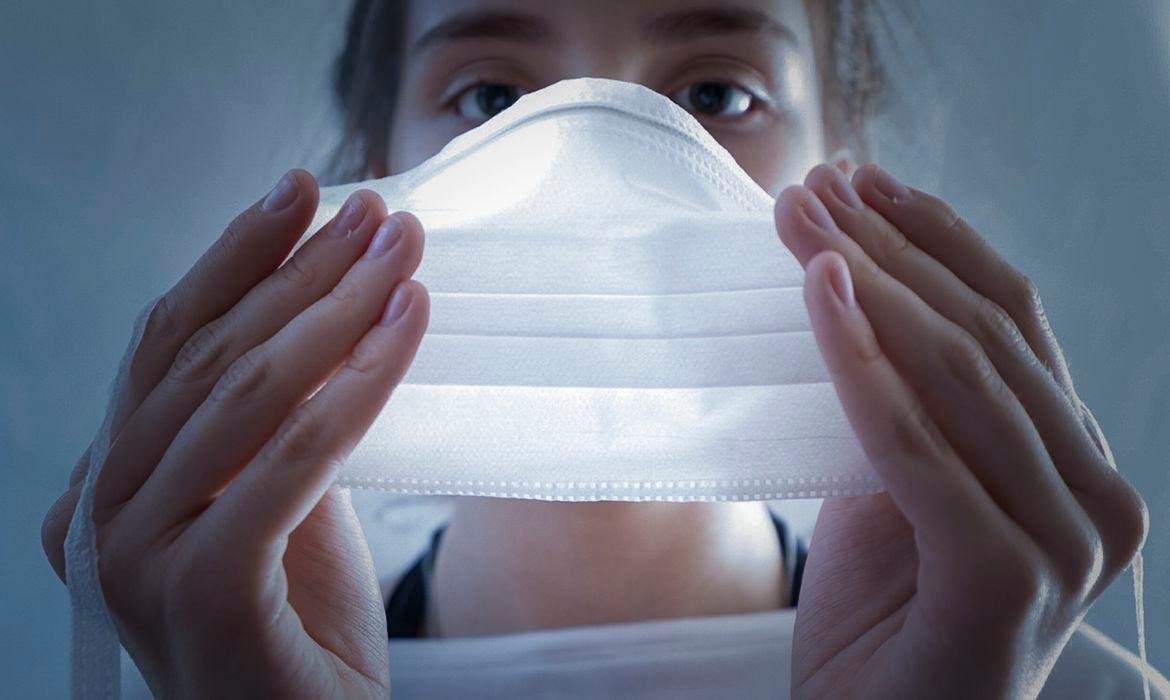 Brasil enfrenta pior cen&aacute;rio da pandemia