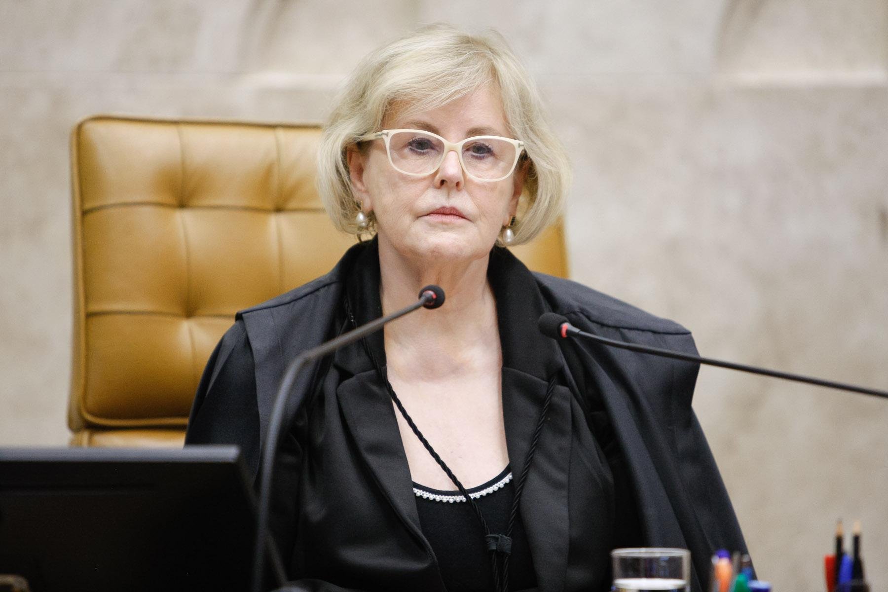 Agora, com o pedido de vista de Rosa, n&atilde;o h&aacute; data para o julgamento ser finalizado