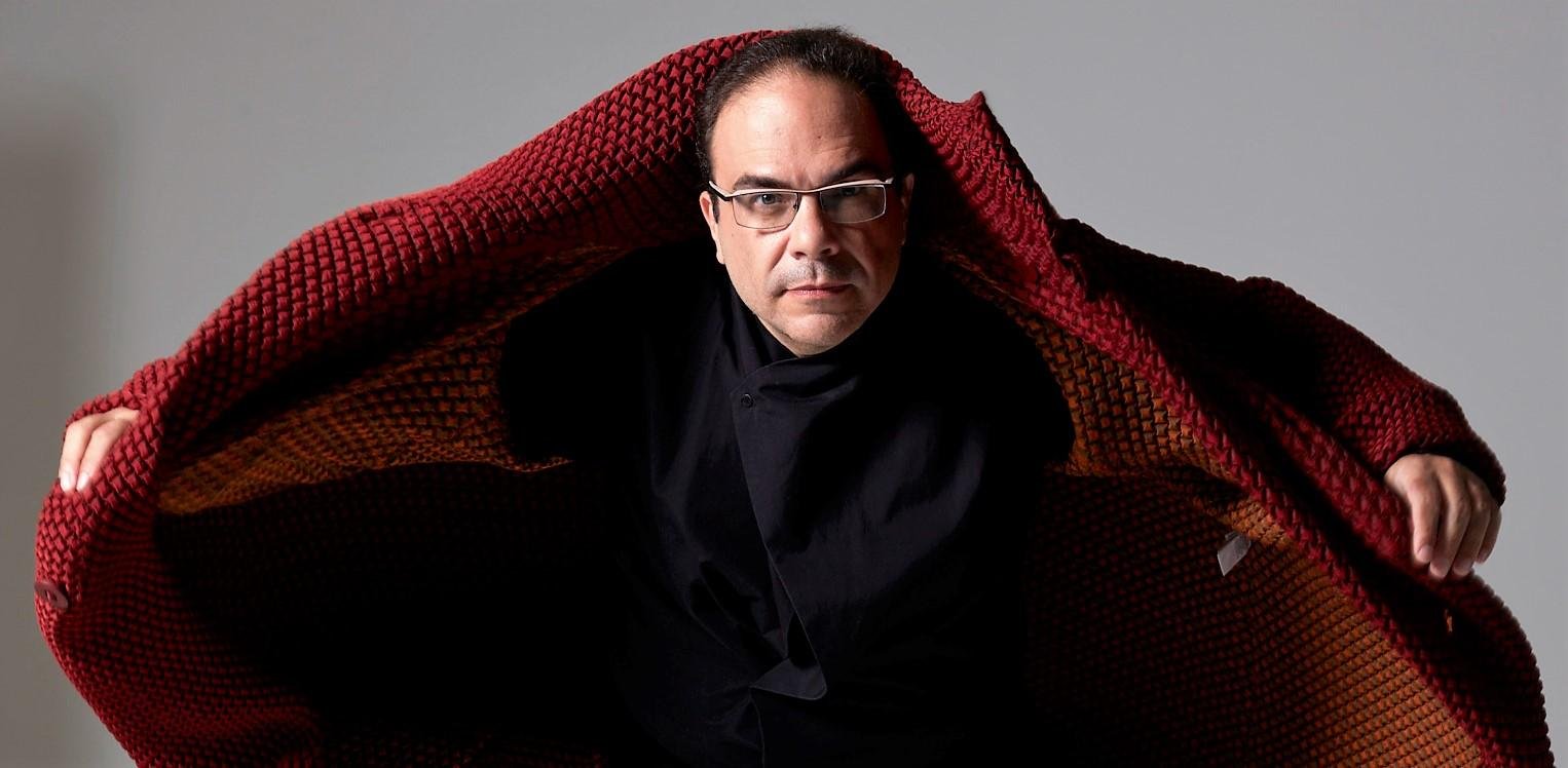 Marcello Dantas &eacute; um premiado criador interdisciplinar com ampla atividade no Brasil e no exterior