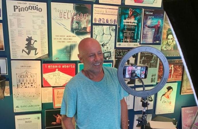 O premiado ator, diretor e escritor Eduardo Wotzik comanda o Festival Wotzik On-line de Teatro