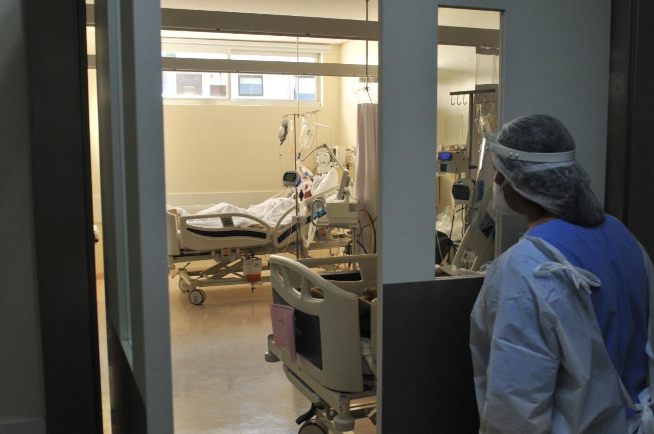 Dispondo de 53 leitos, o setor abrigava 66 pacientes na tarde desta ter&ccedil;a-feira