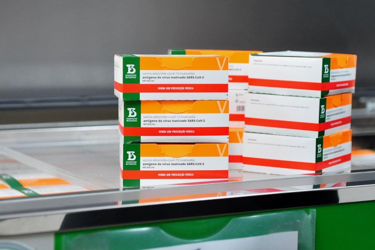 Munic&iacute;pio recebeu 2.700 novas doses do imunizante