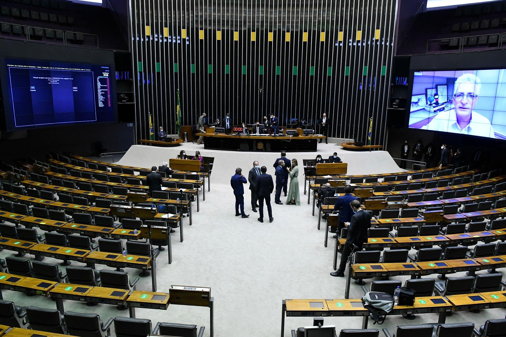 Medida &eacute; considerada importante, mas n&atilde;o suficiente pela senadora Simone Tebet (MDB-MS): "Brasil est&aacute; em cratera"