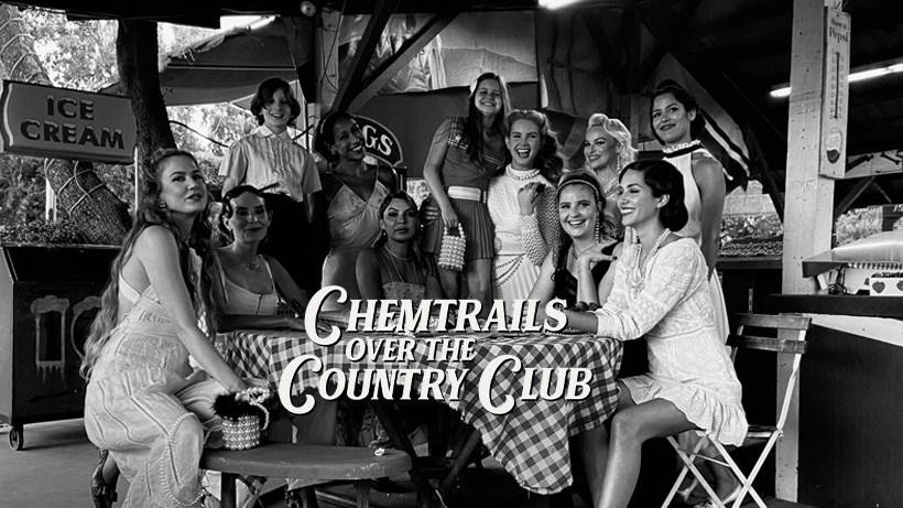 Lana apresenta capa de &ldquo;Chemtrails Over The Country Club&rdquo; , com 11 can&ccedil;&otilde;es