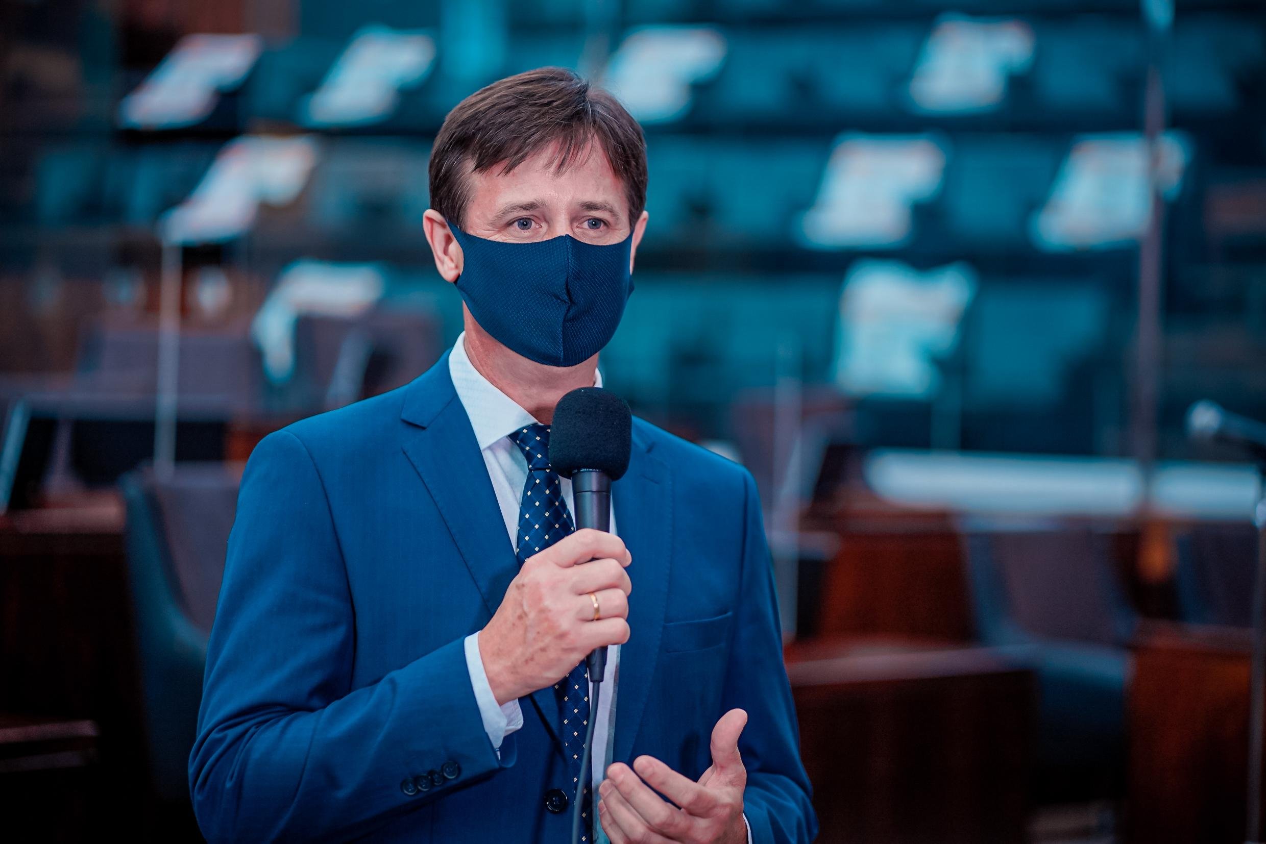"&Eacute; o momento de unir for&ccedil;as", afirmou o deputado em entrevista ao programa Esfera P&uacute;blica
