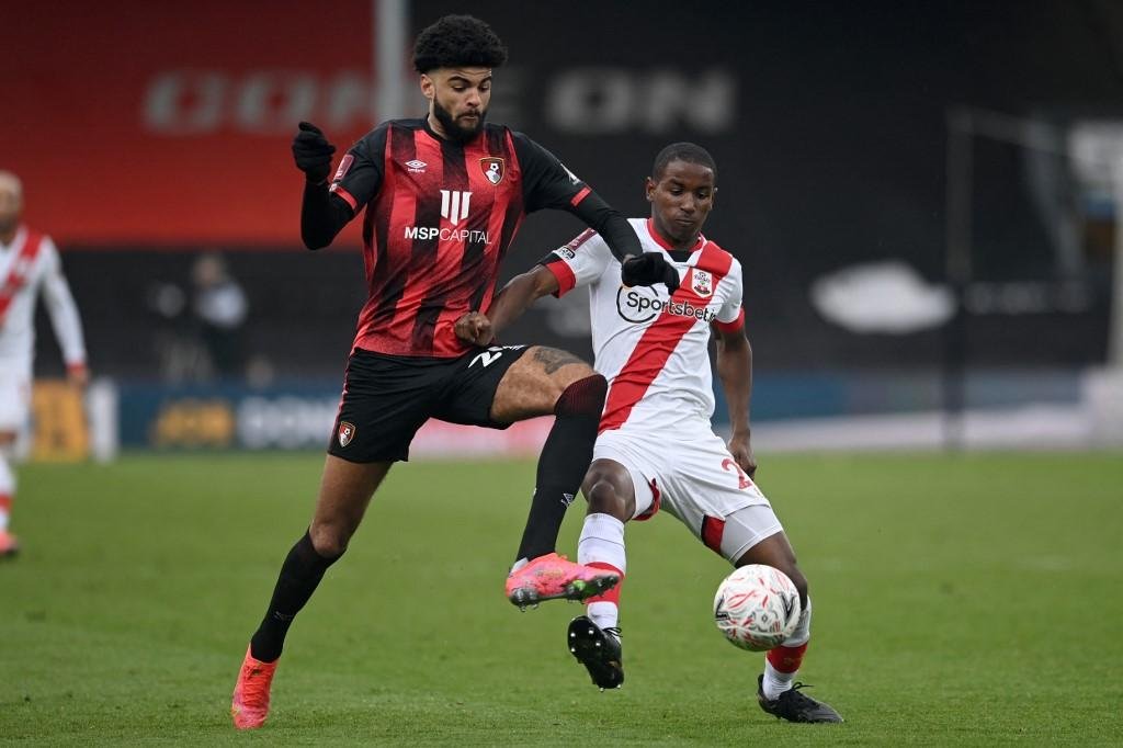 Equipe da primeira divis&atilde;o da Premier League marcou tr&ecirc;s gols