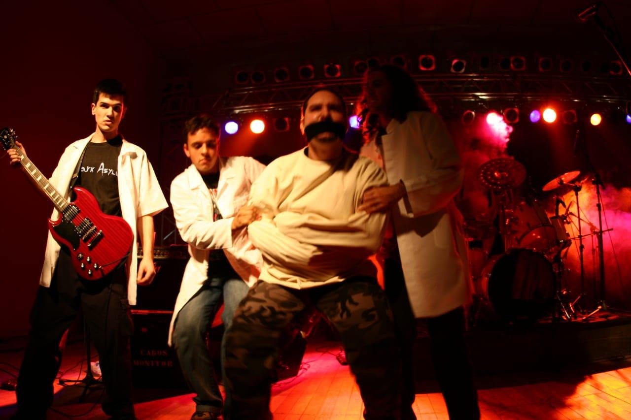 Banda retoma atividades ap&oacute;s 13 anos com nova forma&ccedil;&atilde;o e disco