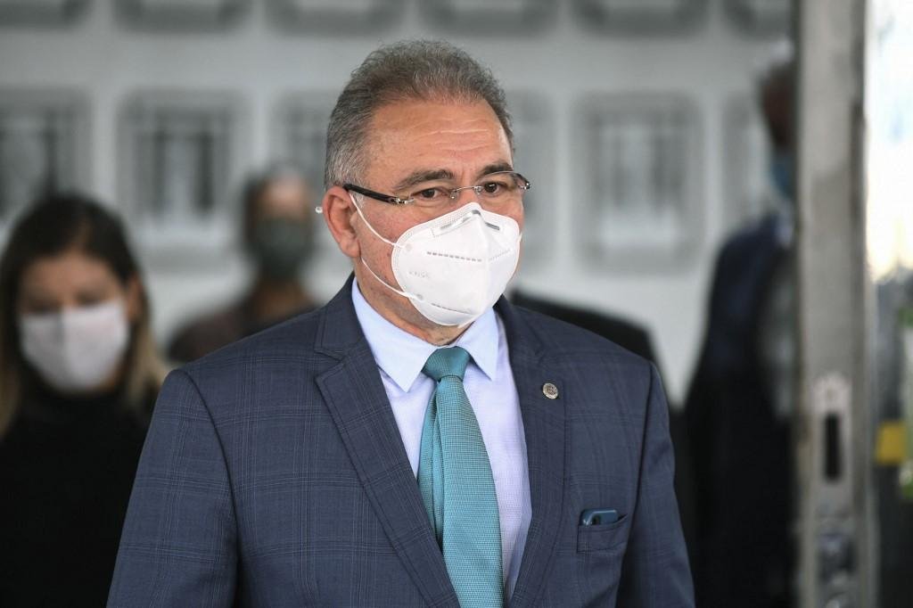 Queiroga passa por uma transi&ccedil;&atilde;o cautelosa, ordenada por Bolsonaro