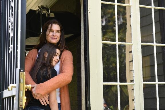 A bela atriz Brooke Shields integra elenco de longa-metragem