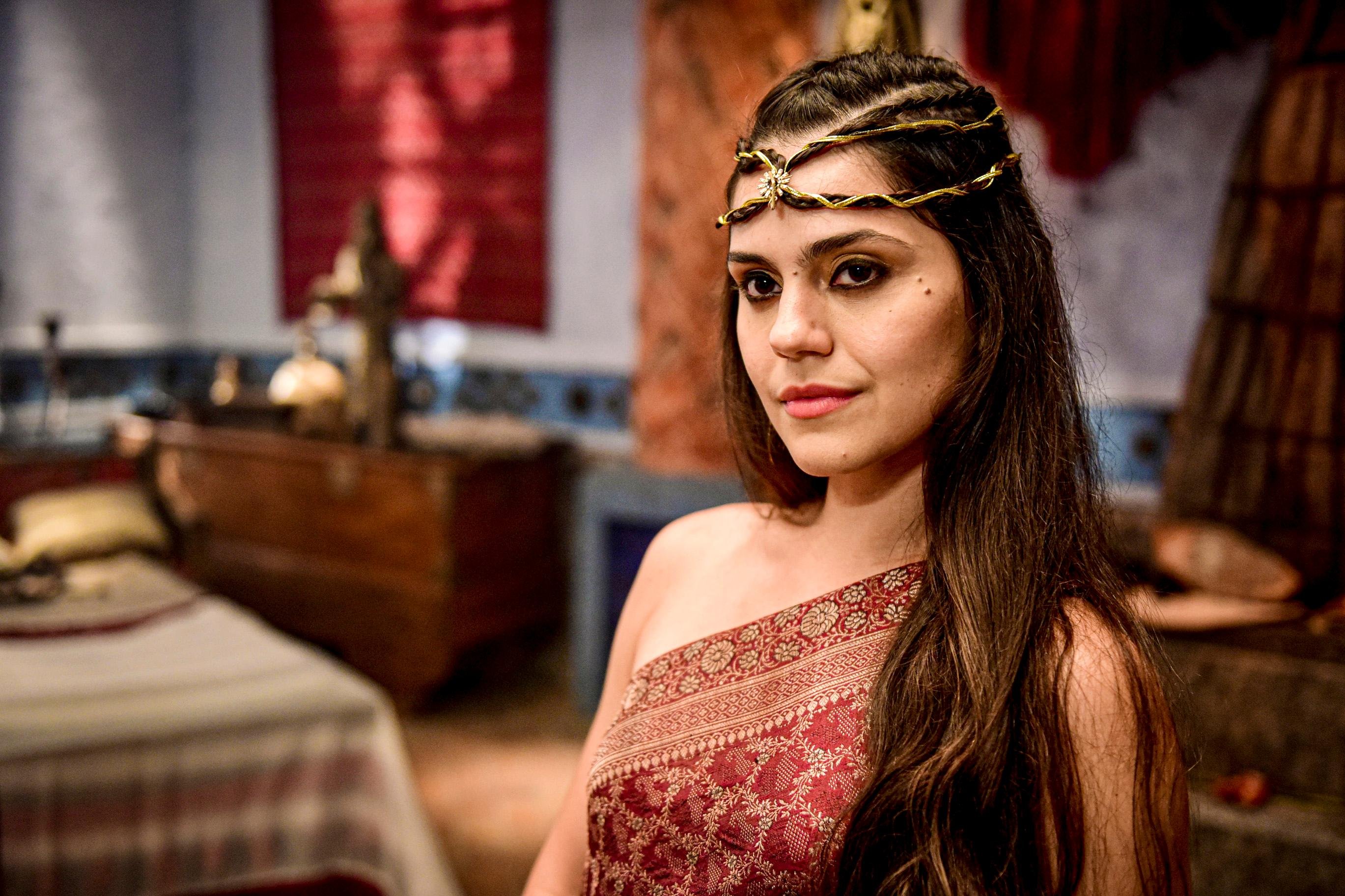 Atriz Jessika Alves vive a vil&atilde; Shakia em "G&ecirc;nesis"