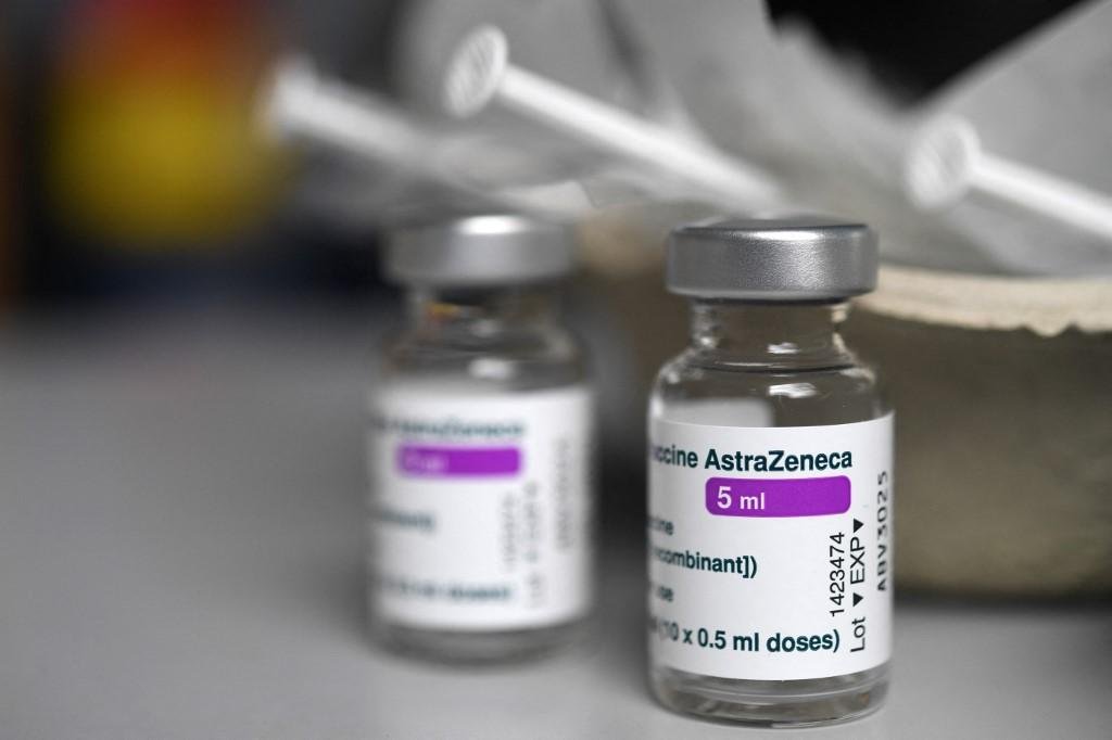 Laborat&oacute;rio AstraZeneca deve entregar, no pr&oacute;ximo m&ecirc;s, 21,1 milh&otilde;es de doses, em vez de 30 milh&otilde;es