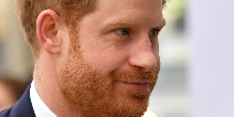 O pr&iacute;ncipe Harry deixou a monarquia brit&acirc;nica h&aacute; um ano
