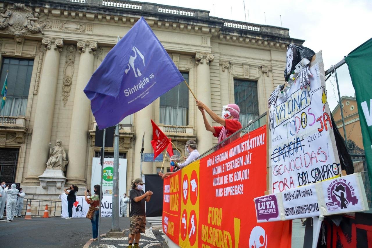 Manifesta&ccedil;&atilde;o fez parte do Dia Nacional de Luta convocado pelas centrais sindicais em todo o Pa&iacute;s