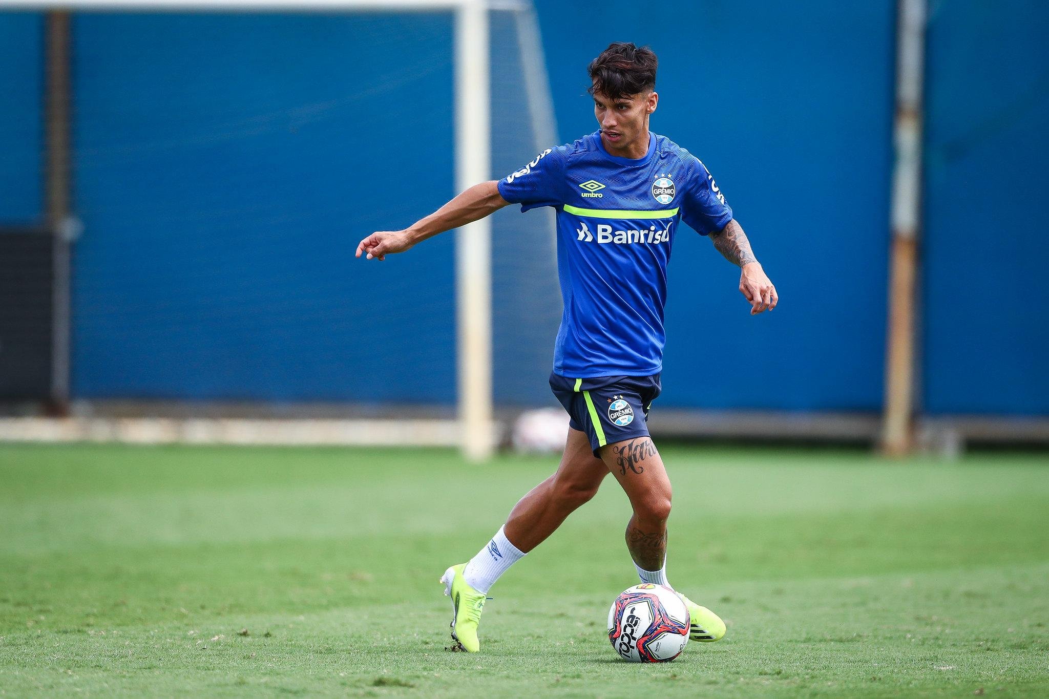 Ferreira deve ser titular mais uma vez no Gr&ecirc;mio diante do Juventude