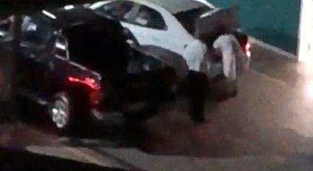 Servidora de sa&uacute;de gravou momento em que uma agente vacinava pessoas em garagem da empresa Saritur