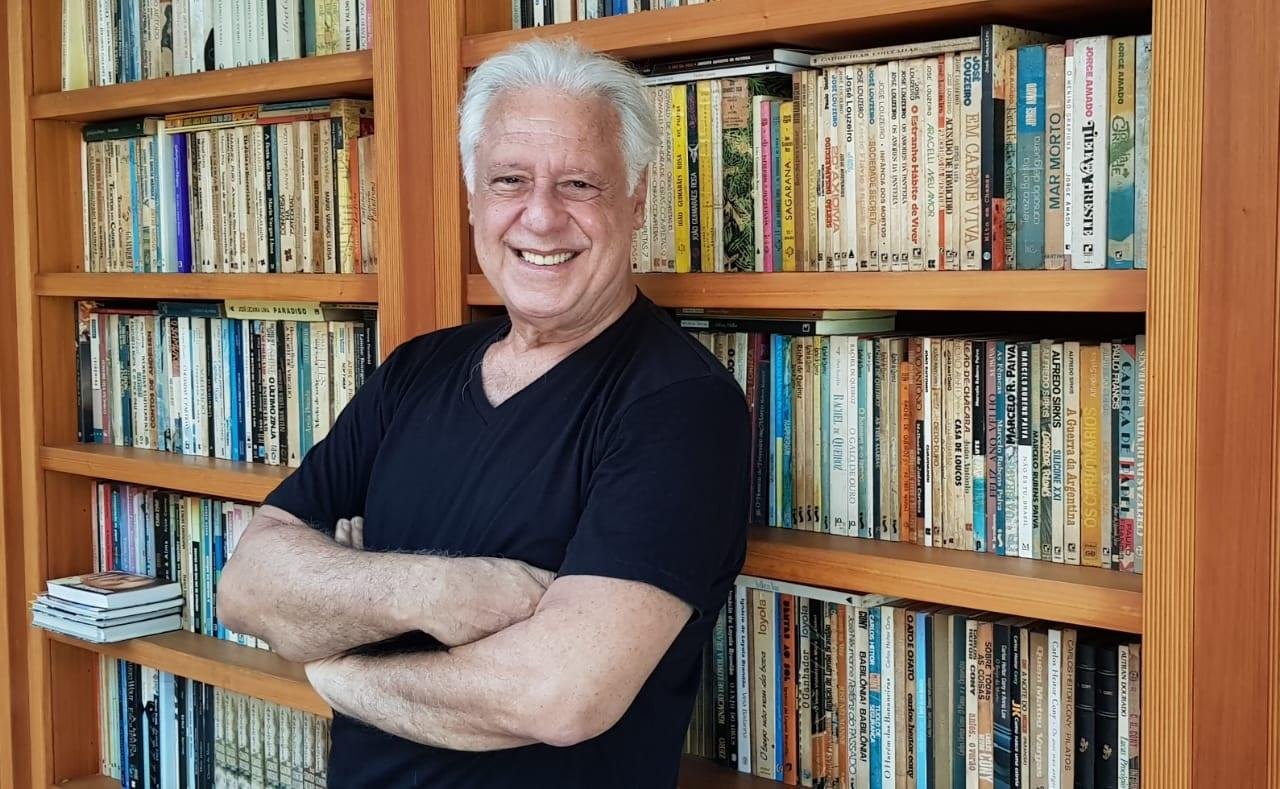 Antonio Fagundes lan&ccedil;a livro