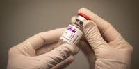 Agência Europeia de Medicamentos (EMA) aprovou produção da vacina AstraZeneca na Holanda