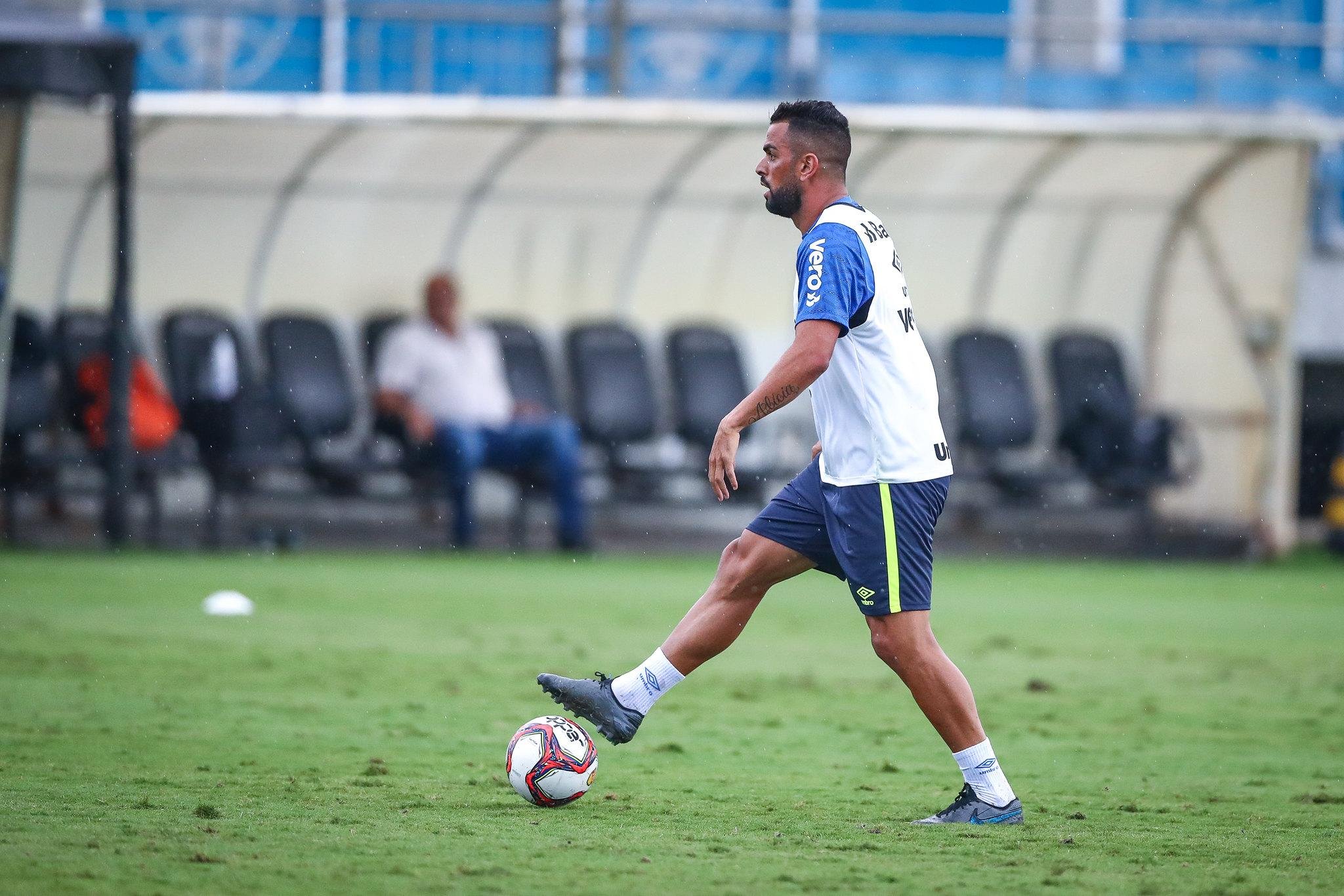 Gr&ecirc;mio deve ter a volta dos titulares neste domingo