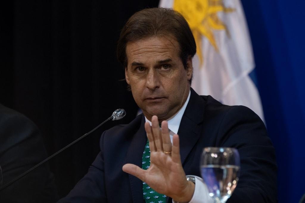 Presidente uruguaio foi vacinado nesta segunda-feira