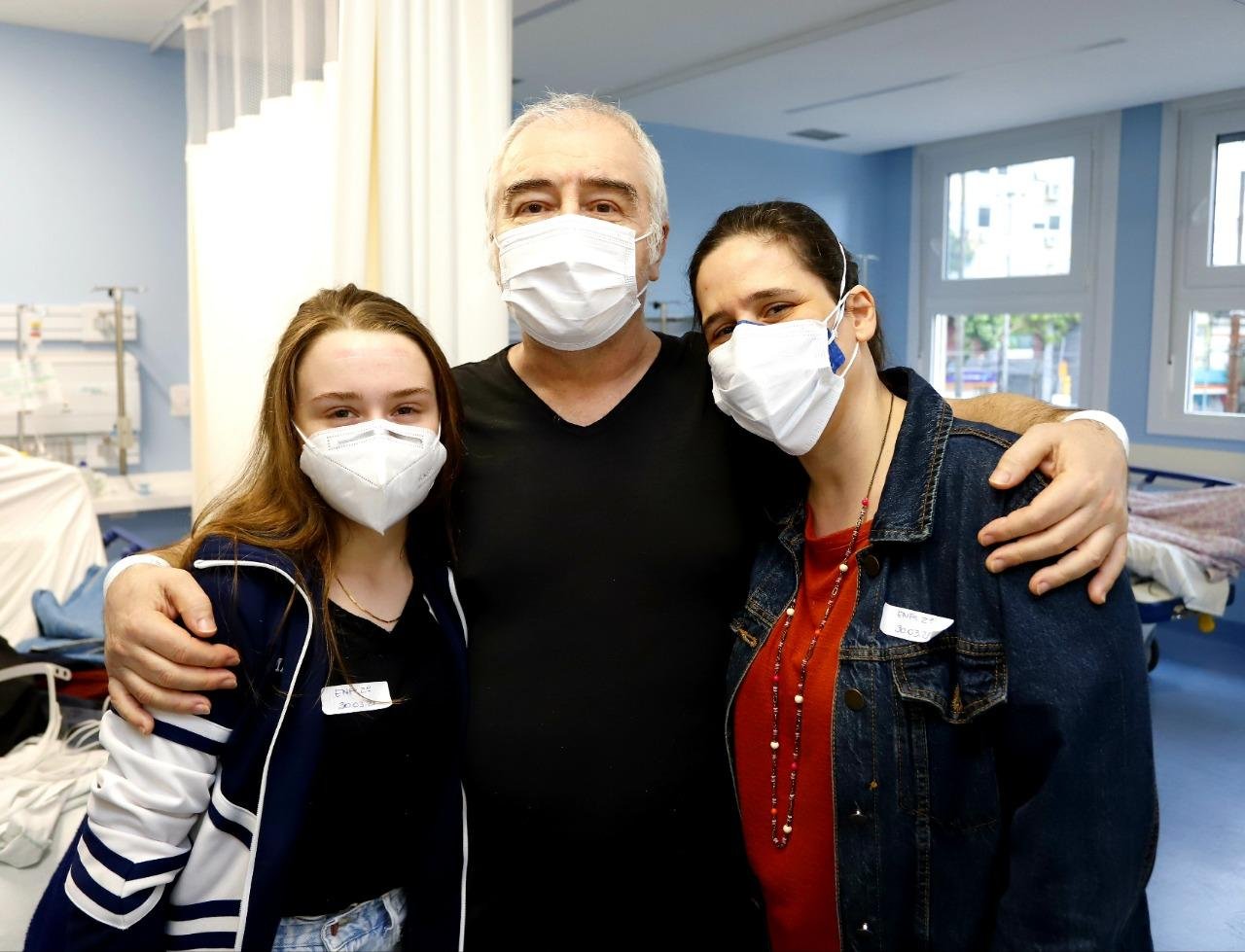 Cantor Nei Lisboa recebeu alta ap&oacute;s interna&ccedil;&atilde;o por Covid-19