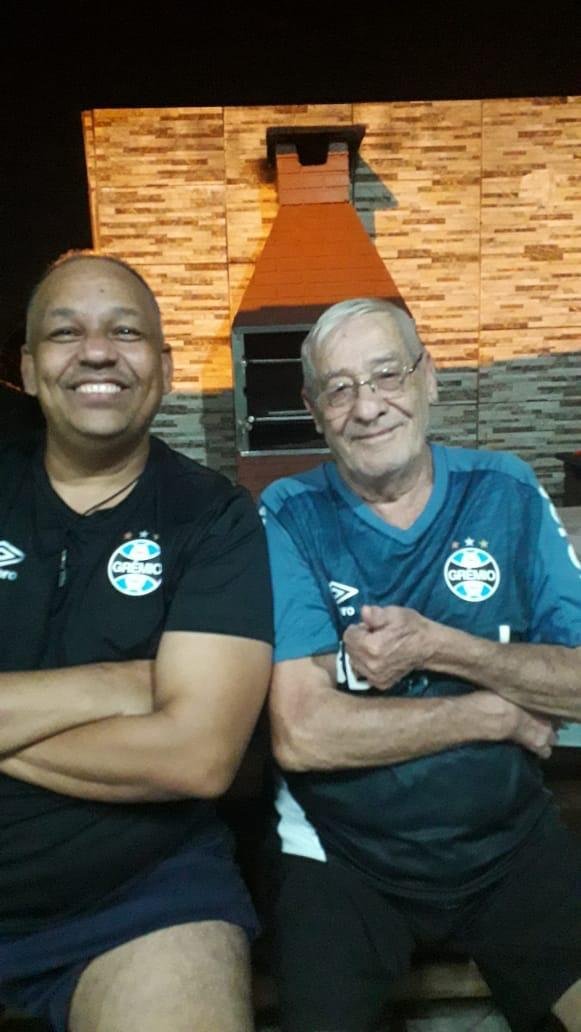 Complica&ccedil;&otilde;es com a Covid-19 causaram a morte do pai e do av&ocirc; do atacante Ricardinho, do Gr&ecirc;mio