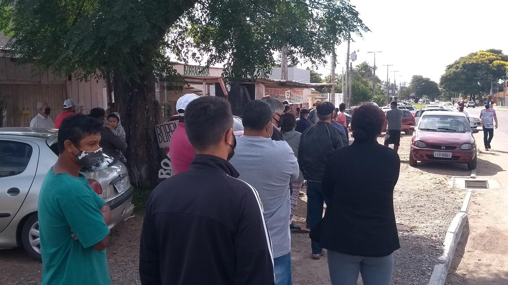 Santa Maria registrou filas para a compra de peixe