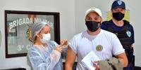 Policiais militares do 2°BPAT receberam a dose do imunizante