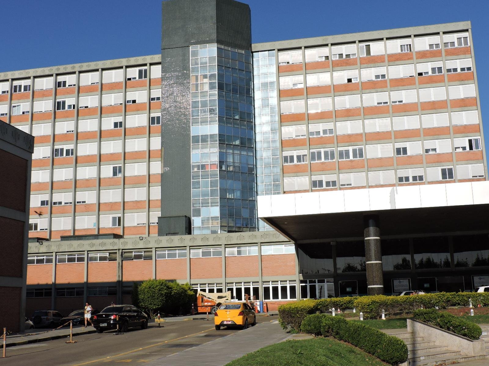 Com lota&ccedil;&atilde;o de 82,71% na rede hospitalar, Hospital Universit&aacute;rio ir&aacute; desativar dez leitos de UTI