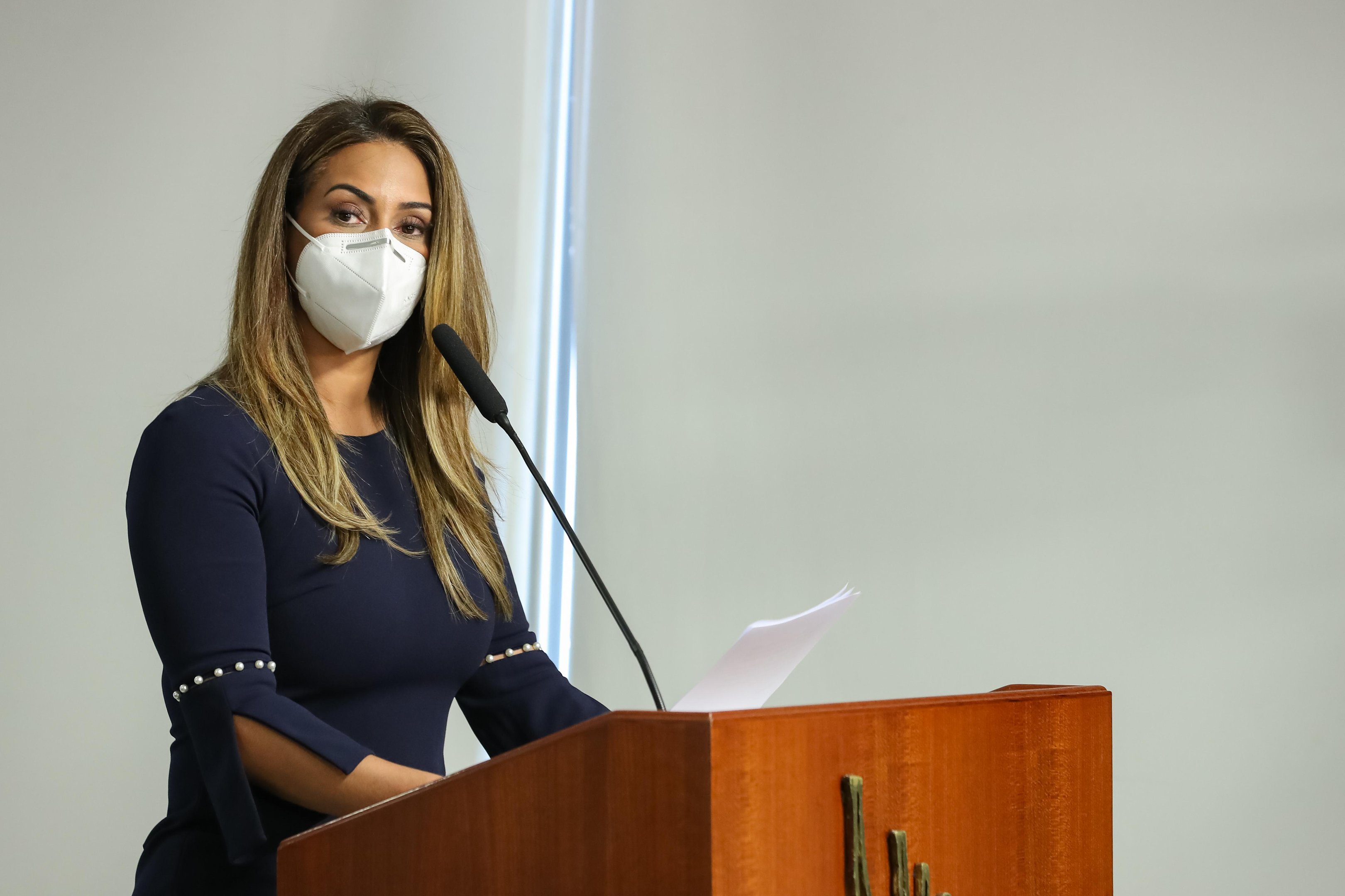 Nova ministra tomou posse na manh&atilde; desta ter&ccedil;a-feira