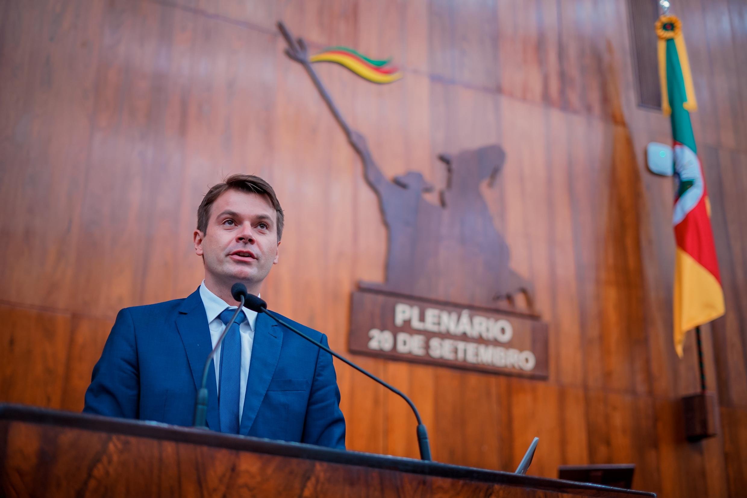 Marcus Vinicius tomou posse como suplente na bancada do PP