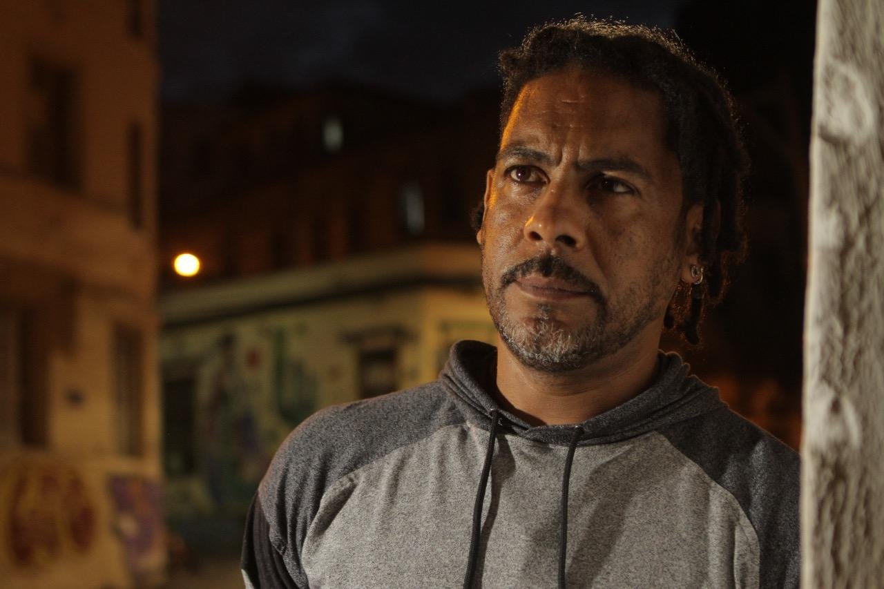 Rapper carioca Limce se apresenta neste domingo