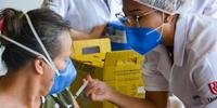 Para garantir o ritmo da imunização no Estado, o governo espera que o Ministério da Saúde mantenha a distribuição de doses previstas semanalmente