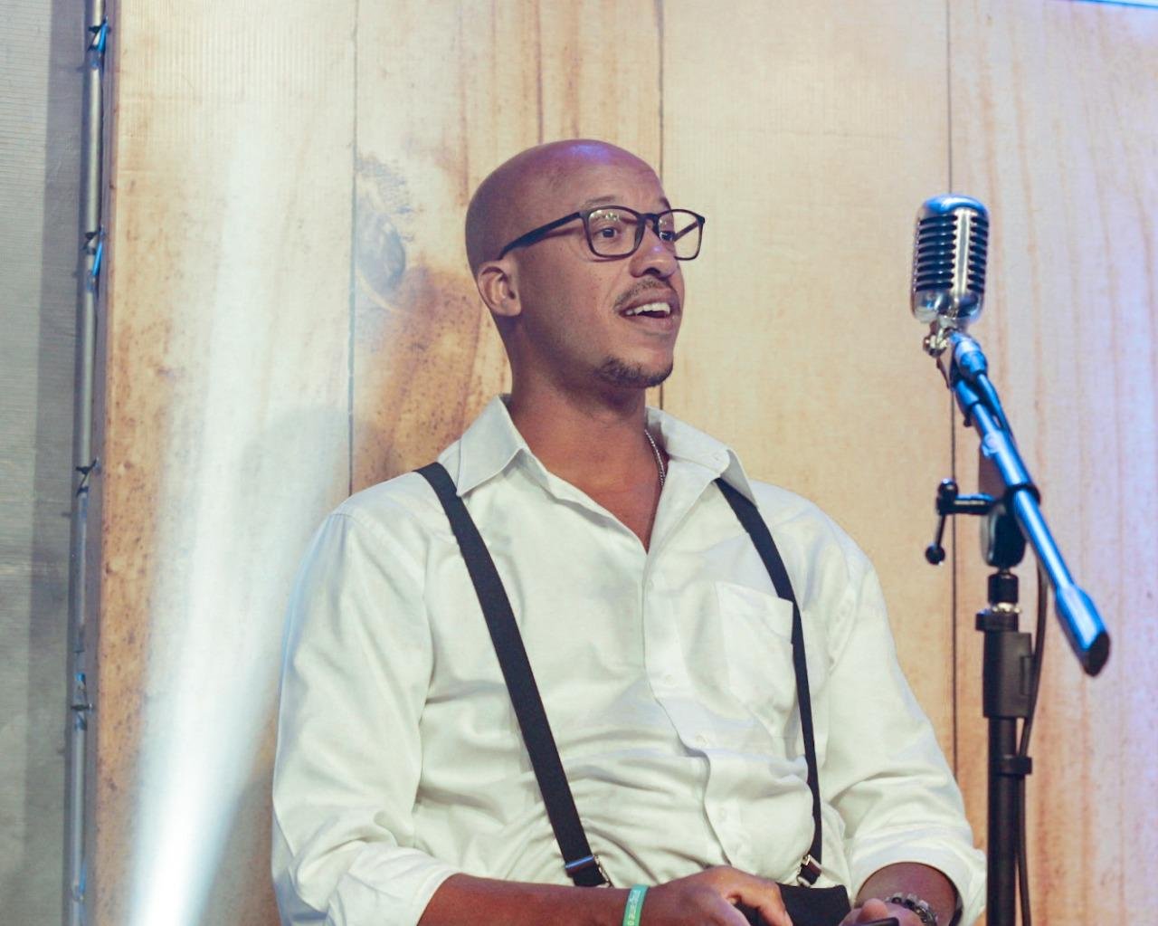 Andr&eacute; Lara &eacute; um dos m&uacute;sicos que participa de show nesta ter&ccedil;a-feira, a partir das 19h