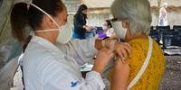 Porto Alegre começou a vacinação de idosos de 63 anos
